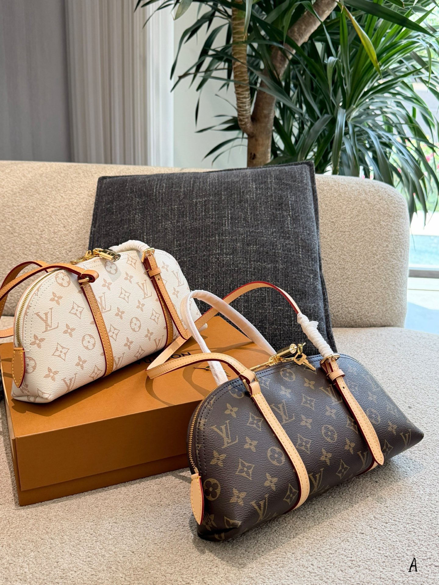 LV Luxury Monogram Handbag Monogram Canvas Cowhide Leather